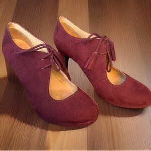 Naturalizer Burgundy Suede Lace-Up Heels – Size 6.5 (NEW Without Tags)